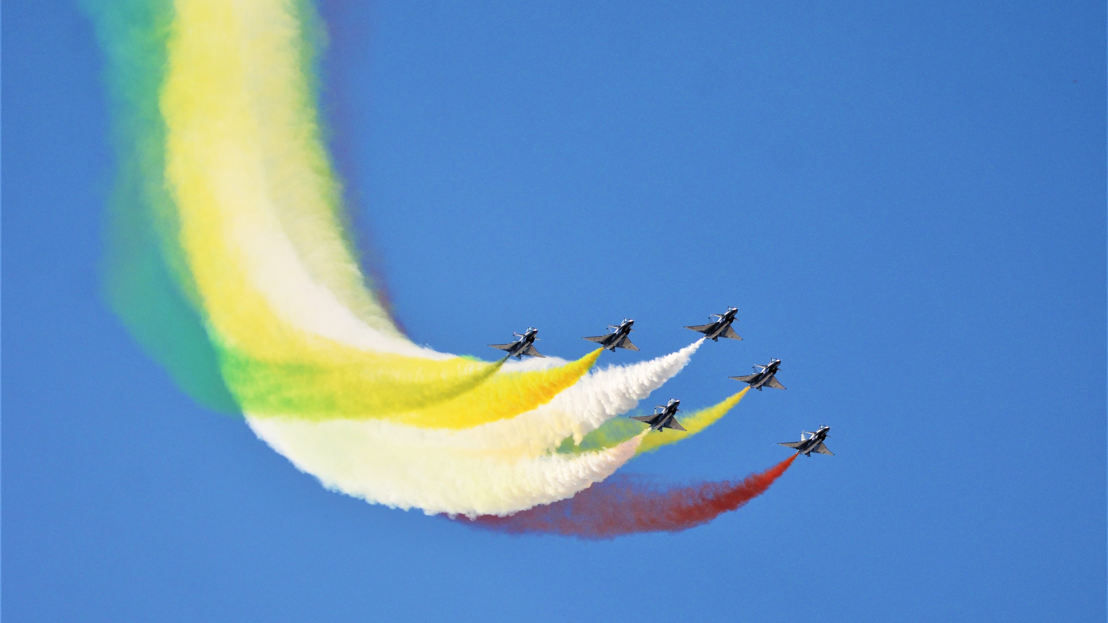 开云体育官方网入口-2025赛季：冠军争夺的潜在格局，下个赛季拿冠军