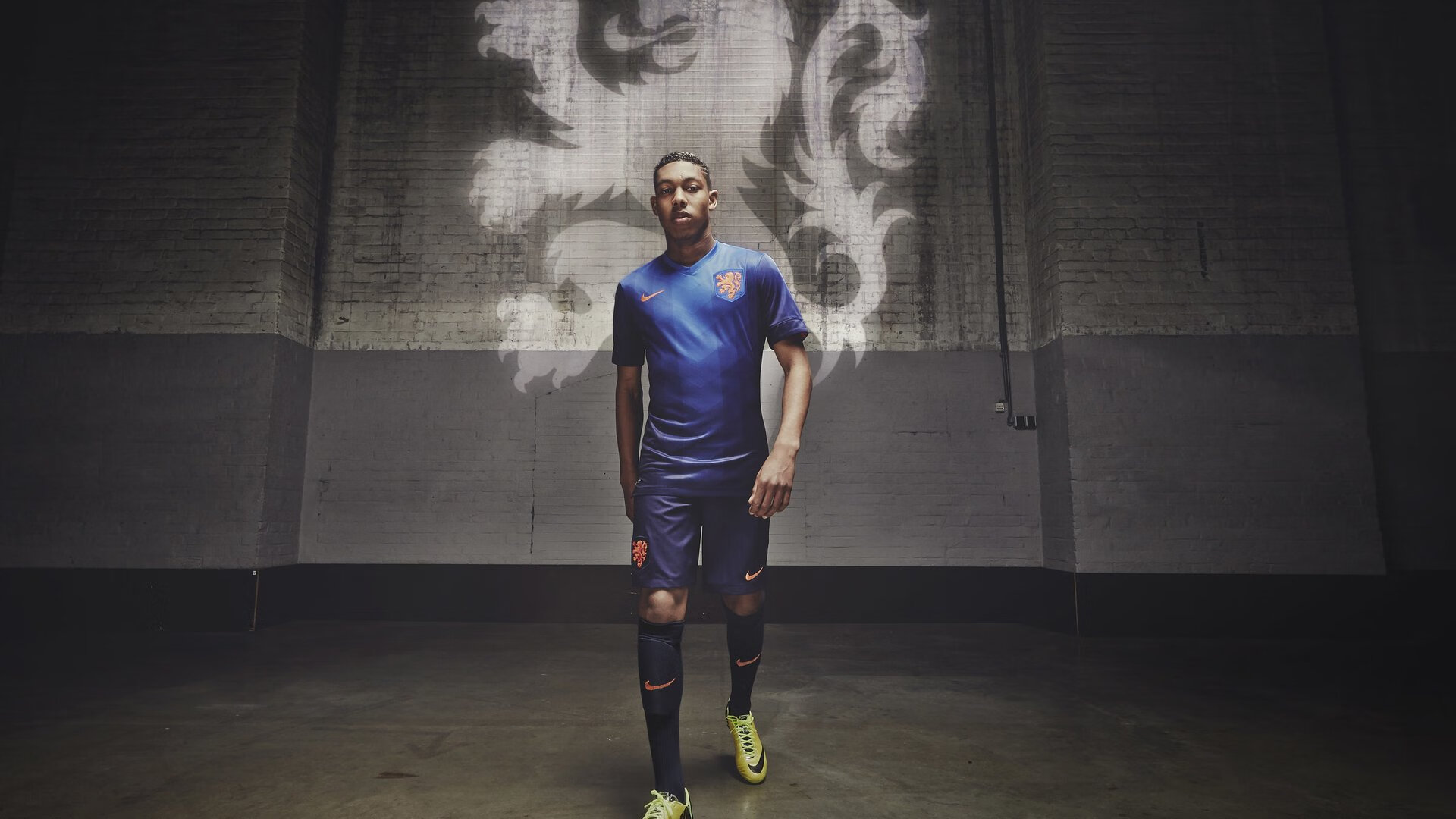 开云体育俱乐部官网-在与雷霆的大战中，他连续多次封堵对手破篮，包括多次阻止“空中飞人”的扣篮！