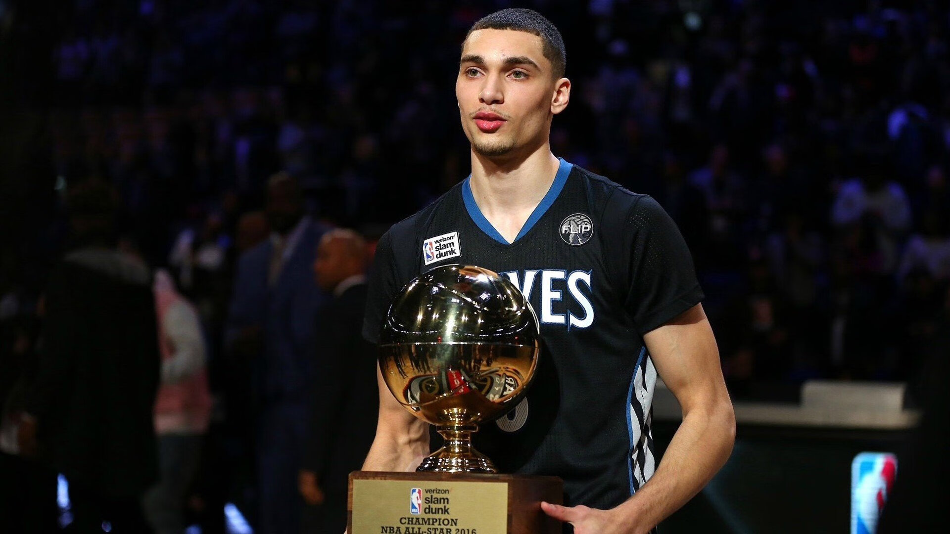 开云体育APP下载-篮网替补火力不足影响后半段比赛，篮网替补席跳舞